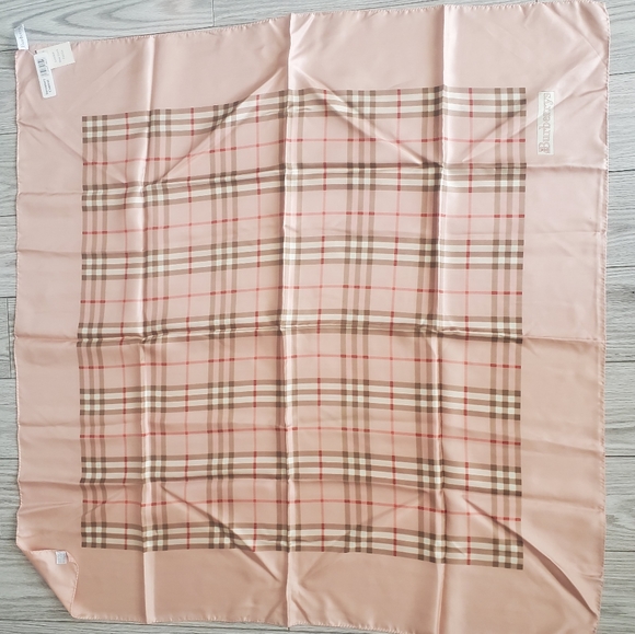 Burberry Scarf/Hankies - Picture 3 of 17
